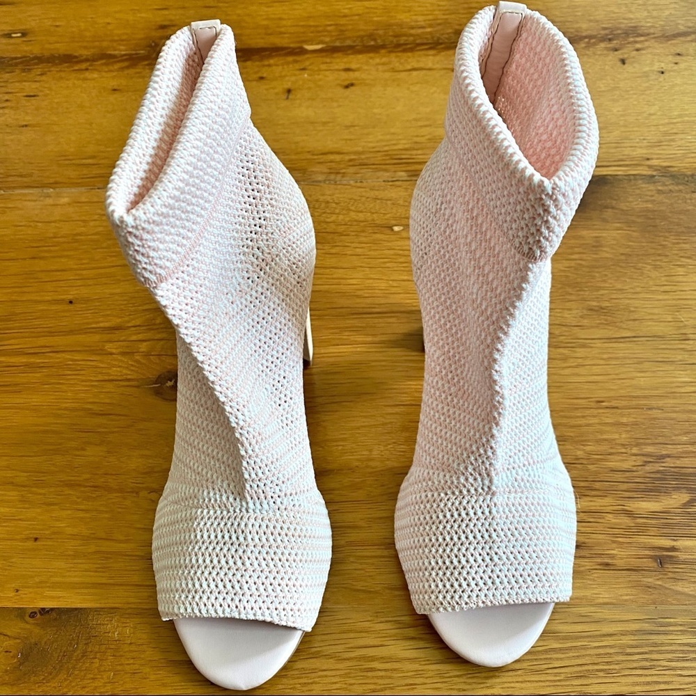 Avec Les Filles Women's Pink Mariah Sock Booties SZ 6 in Pink - Picture 2 of 10